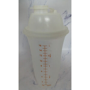 Tupperware 16oz Quick Shake Container With Clear Lid And Spinner 844-4